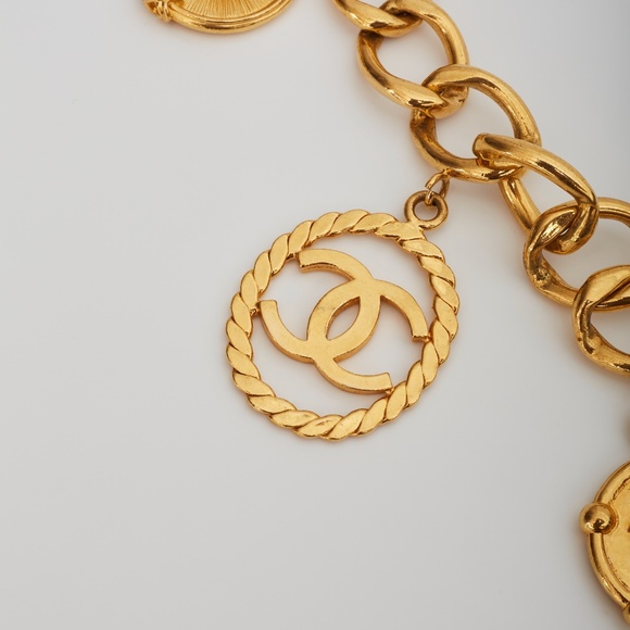 CHANEL LOGO COIN MEDALLION CHARM GOLD CHAIN NECKLACE BELT (1993) 26inch - Picture 4 of 16
